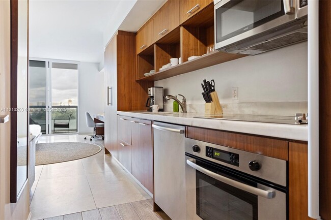 Building Photo - 50 Biscayne Blvd