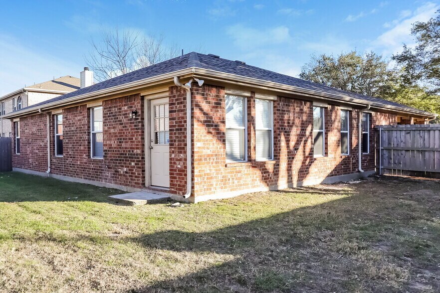 Building Photo - 745 Capricorn St
