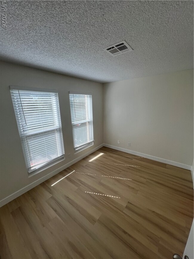 Building Photo - 3939 S Torrey Pines Dr