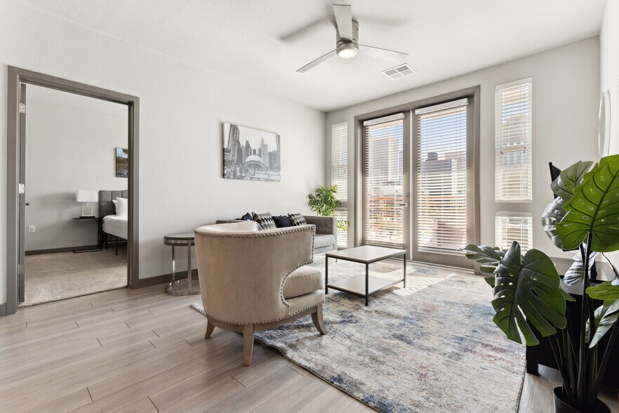 Building Photo - 400 N 2nd Ave