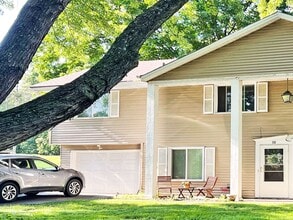 Building Photo - Newly Remodeled 3-Bedroom Townhome in Tonk...