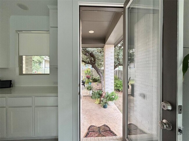 Building Photo - 625 Pecan Bottom Trail