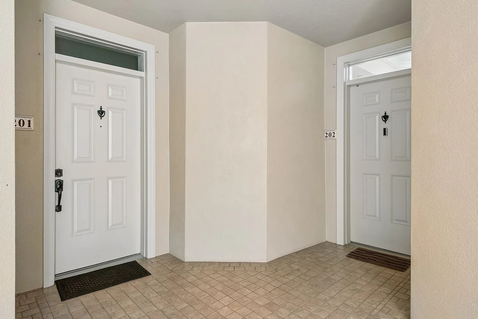 Building Photo - 7702 Lake Vista Ct