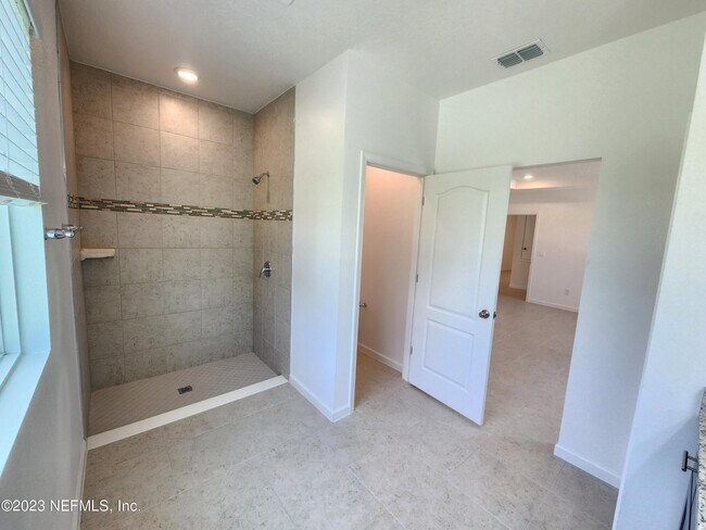 Building Photo - 3256 Crocus Ln