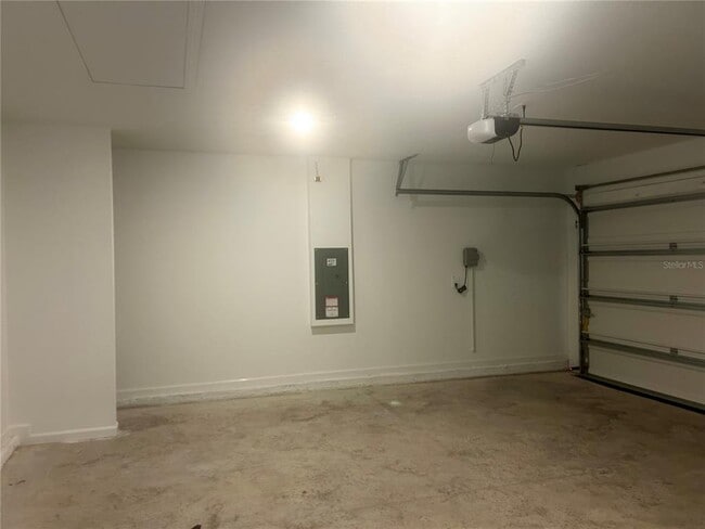 Building Photo - 8480 SW 41st Cir