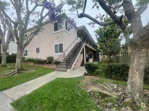 Building Photo - Upgraded 2 Bed 1 Bath in Golden Hill