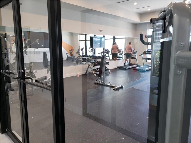 Building Photo - 949 NE 211th St