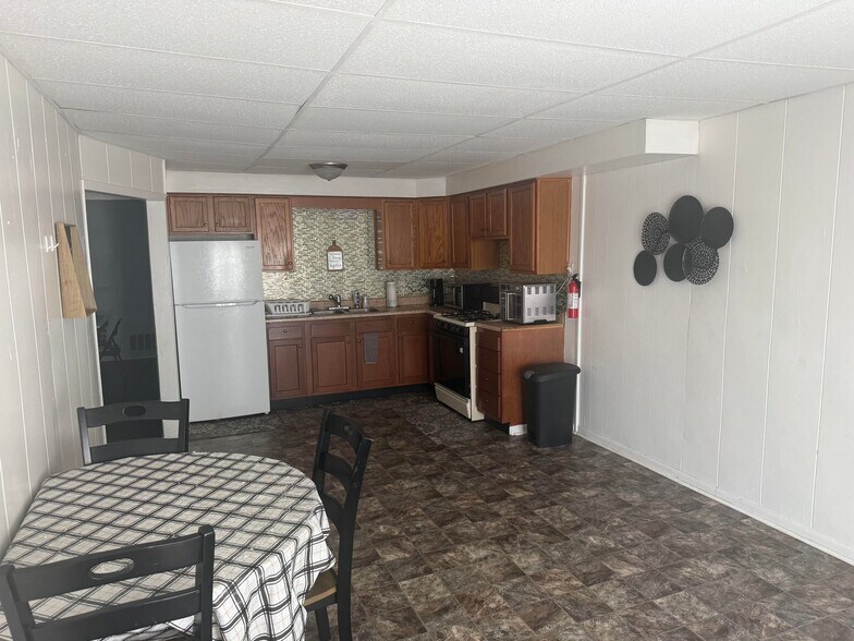 Building Photo - 1057 N Ohio St