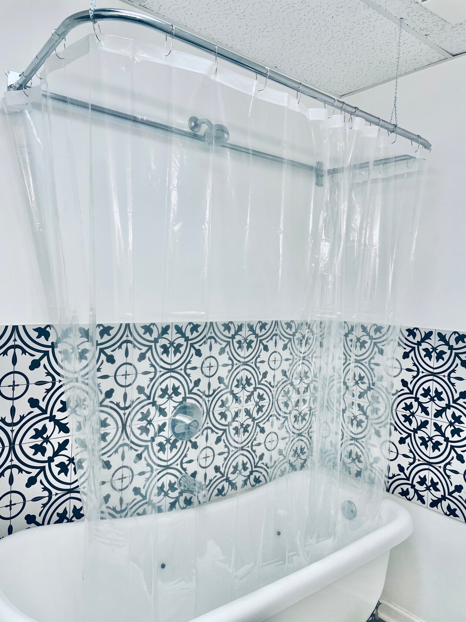 Building Photo - 738 N Clark St