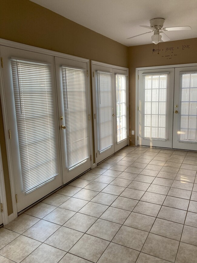 Building Photo - 301 Flagstone Dr