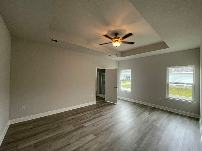 Building Photo - 807 Riverwalk Cir