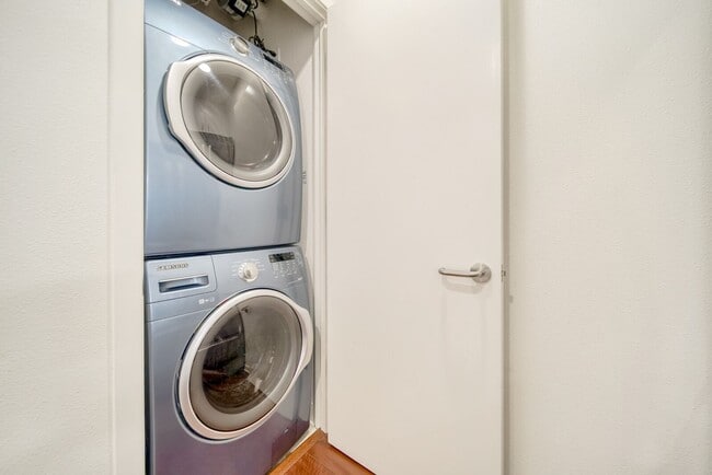 Building Photo - Condo for Rent in the Mission District - $...