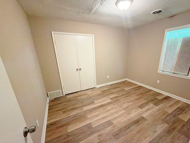 Building Photo - 4066 Berrywood Ave