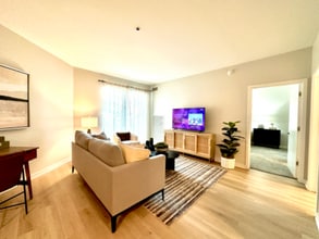 Building Photo - 450 Warrenville Rd