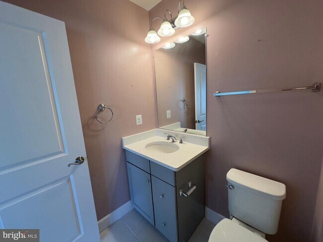 Building Photo - 3697 Ambrose Hills Rd