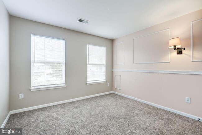 Building Photo - 151 Brynwood St