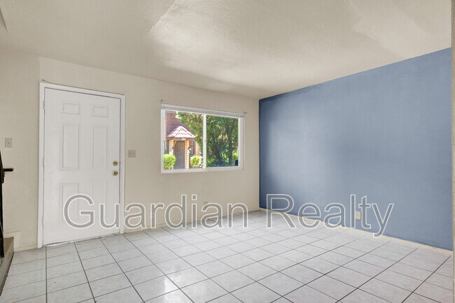 Building Photo - 4312 Lynnann