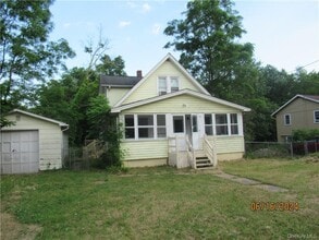 Building Photo - 82 North Rd