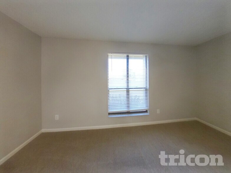 Building Photo - 2209 Constitution Dr