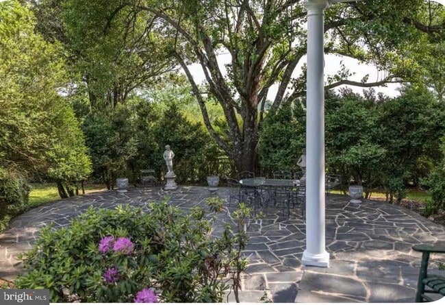 Building Photo - 16451 Elmwood Farm Rd