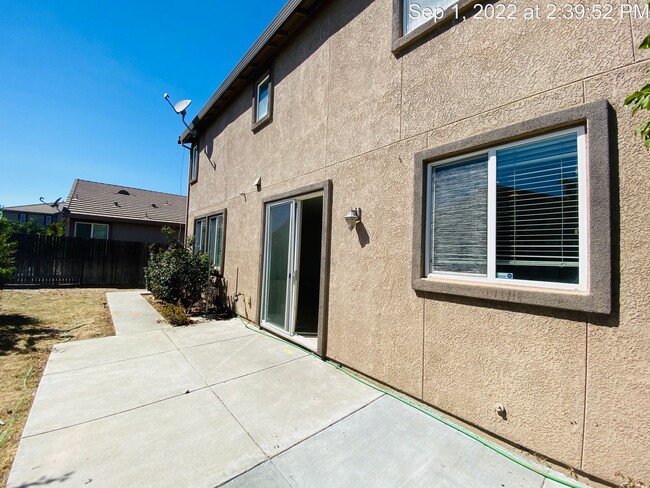 Building Photo - Stunning 2 Story with a Huge Loft!