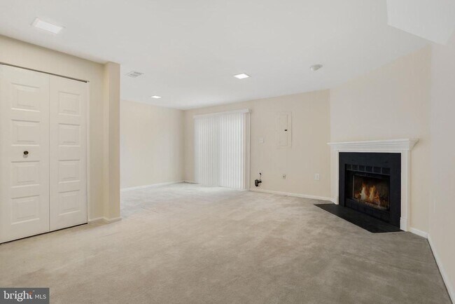 Building Photo - 5686 Chapel Run Ct