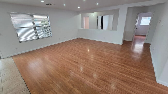 Building Photo - 15537 W Gelding Dr