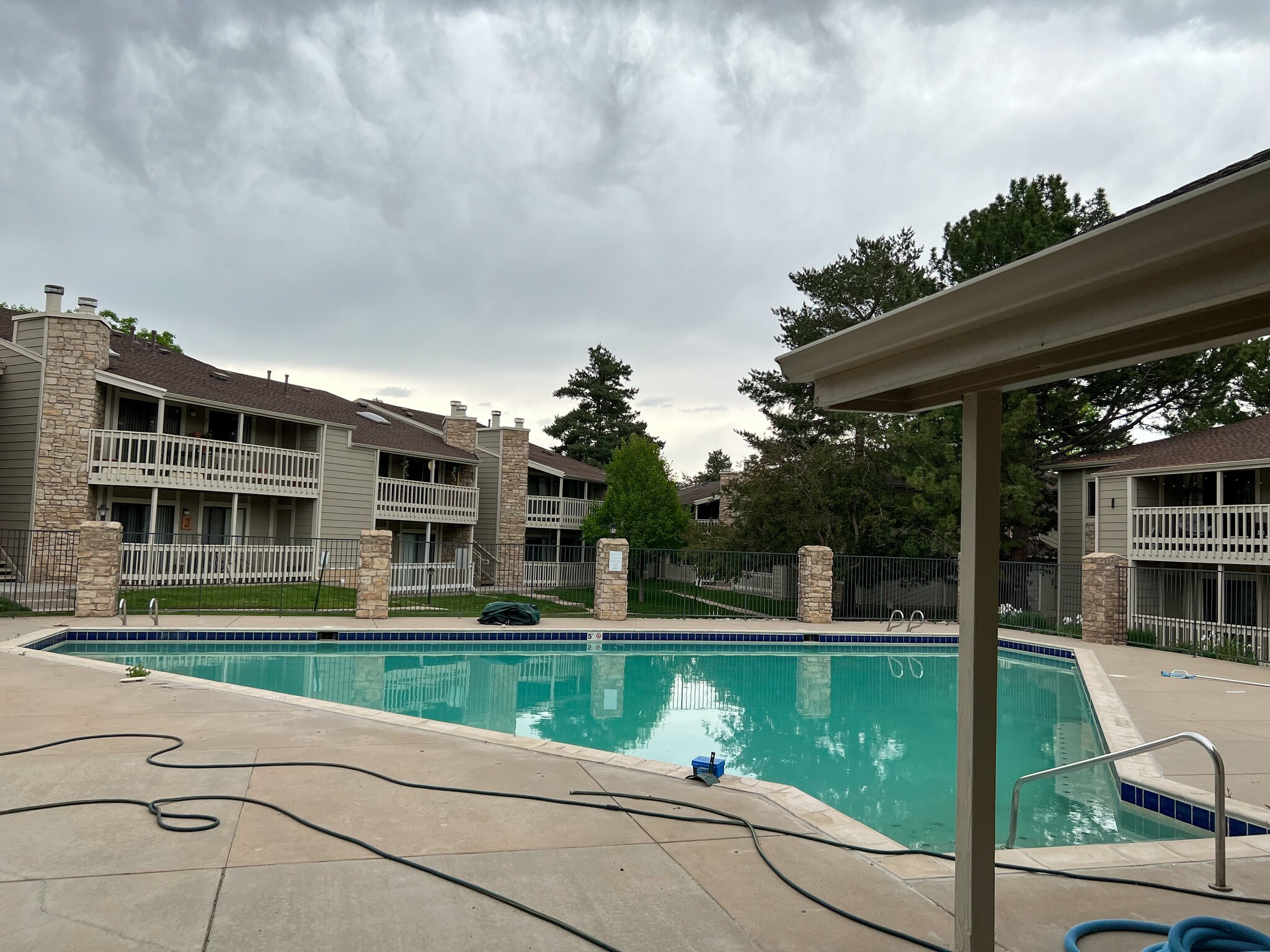 Building Photo - 8225 Fairmount Dr