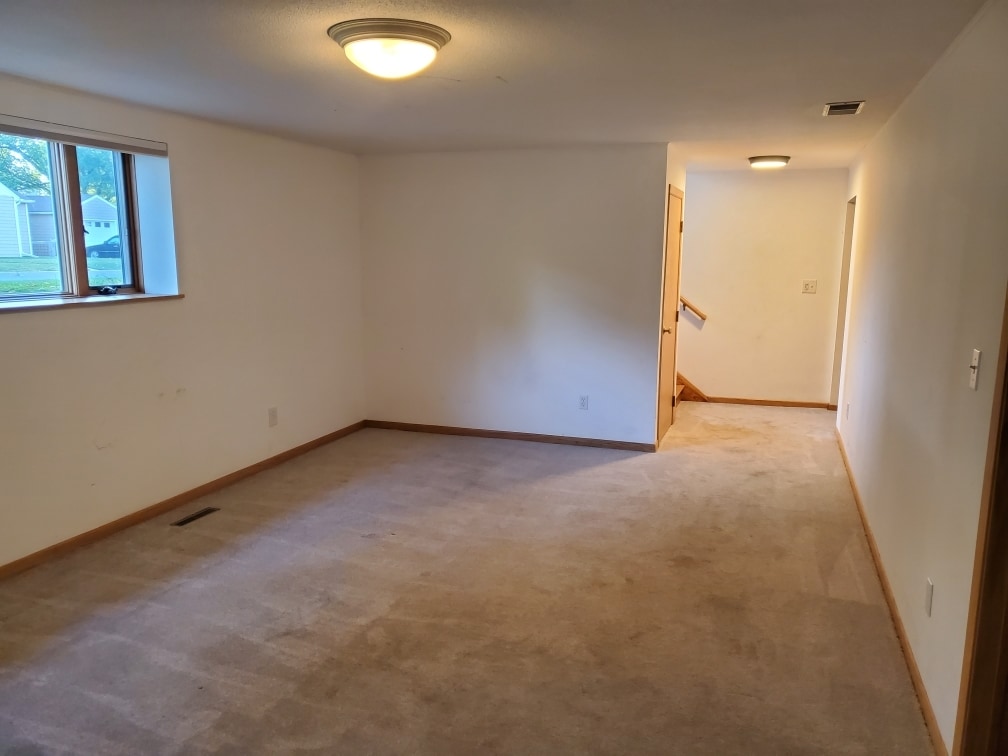 Building Photo - 2117 Fern Ln