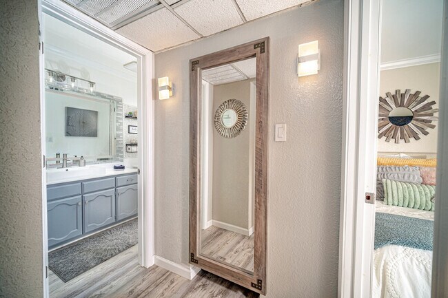 Building Photo - 910 Duncan Ln