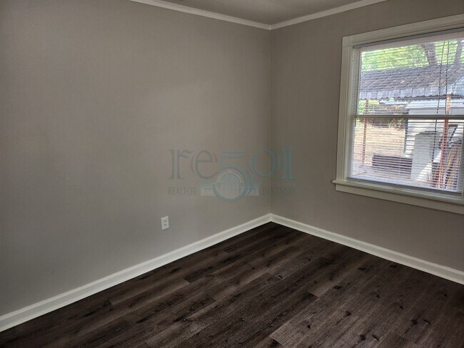 Building Photo - Riverdale Bungalo