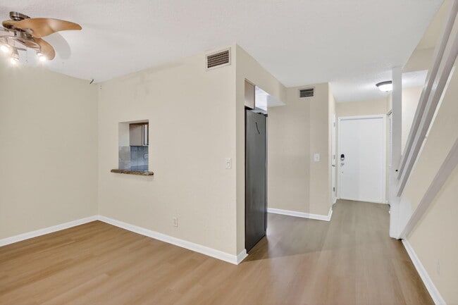 Building Photo - 2520 Van Buren St