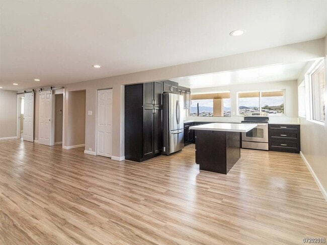 Building Photo - Moanalua Gardens 2BR/1.5Ba w/ 2 Parking