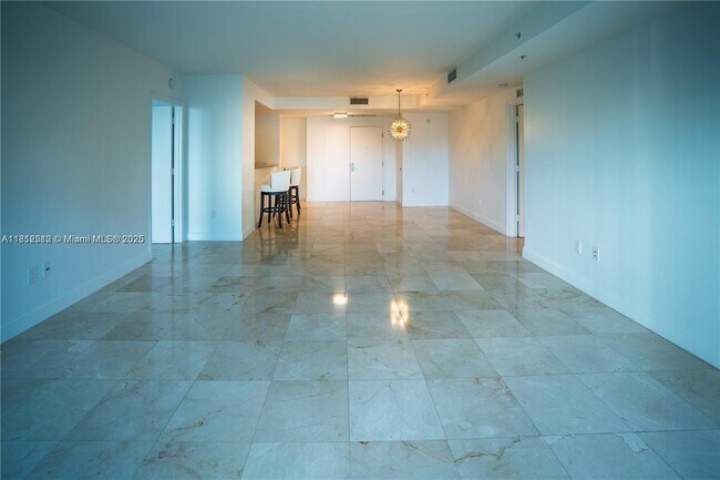 Building Photo - 3400 SW 27th Ave