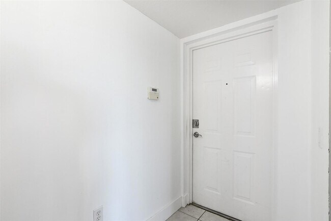 Building Photo - 224 Villa Cir