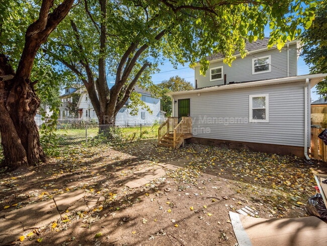 Building Photo - 306 Martin Ave