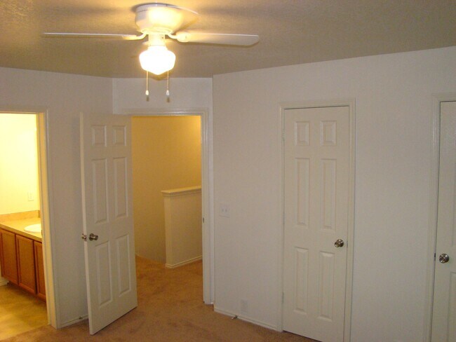 Building Photo - 23855 Pebworth Pl