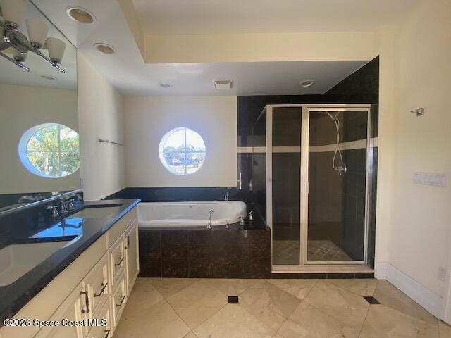 Building Photo - 2240 Front St