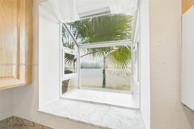 Building Photo - 3310 Pinewalk Dr N