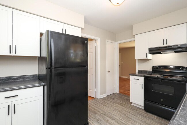 Building Photo - Newly renovated Ranch style 3 bedroom 1 ba...