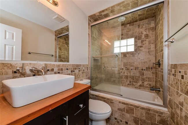 Building Photo - 2429 Apache St