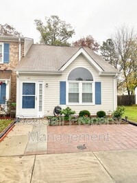 Building Photo - 211 Crestwood Ct