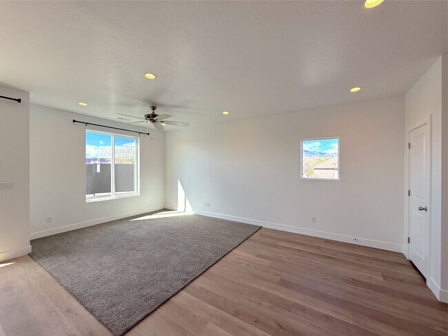 Building Photo - Brand New 3 bed, 2.5 Bath 1 car garage Townhome