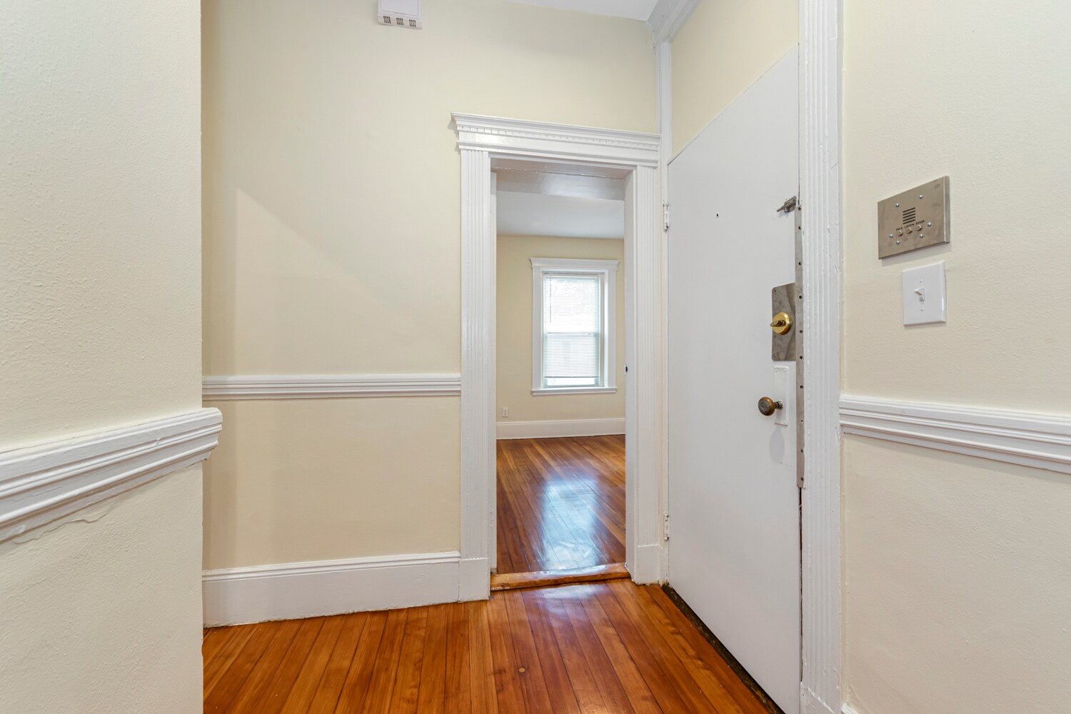 Building Photo - 46 Brackett St