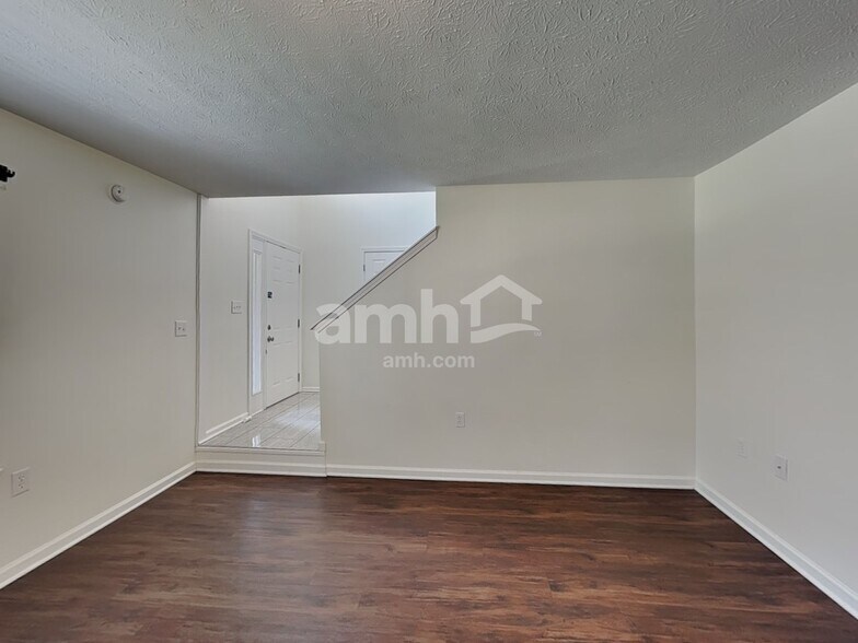 Building Photo - 7188 Bethel Ct