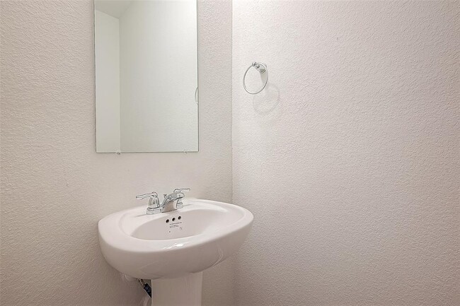 Building Photo - 27838 Western Crk Ct