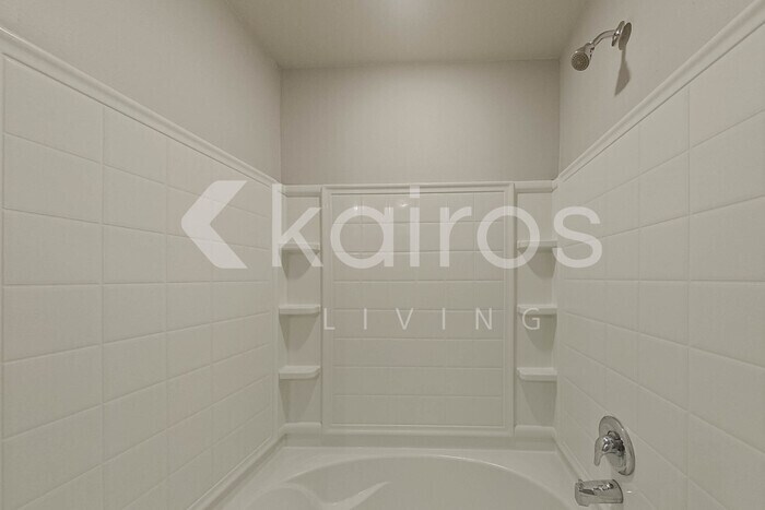 Building Photo - 410 Mango Dr