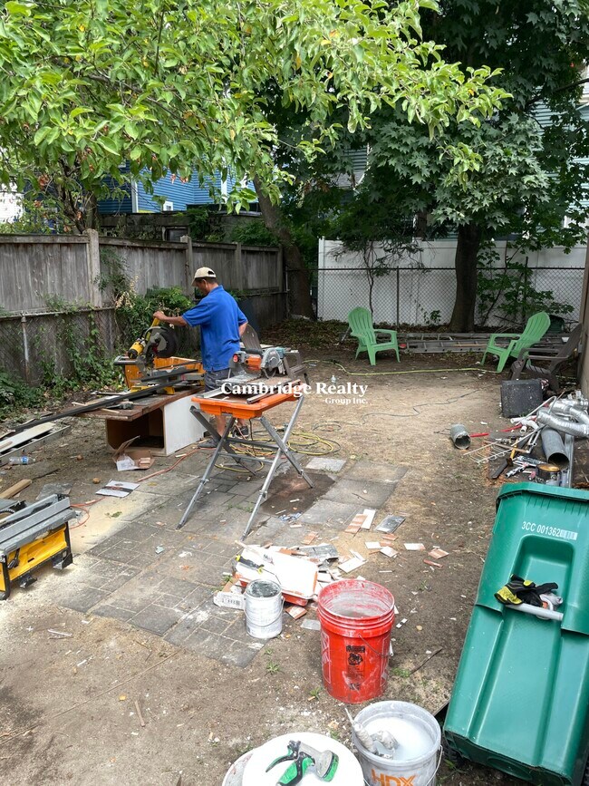 Building Photo - 8 Locke St