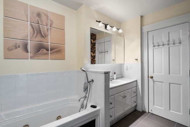 Building Photo - 61 Cummins Hwy