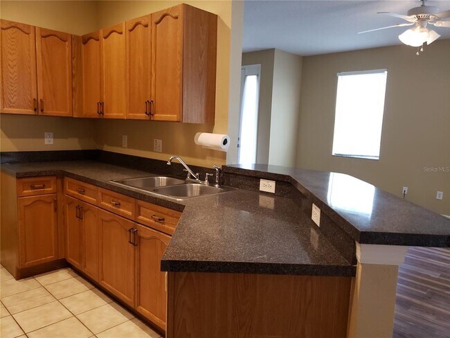 Building Photo - 3658 Oakdale Cir